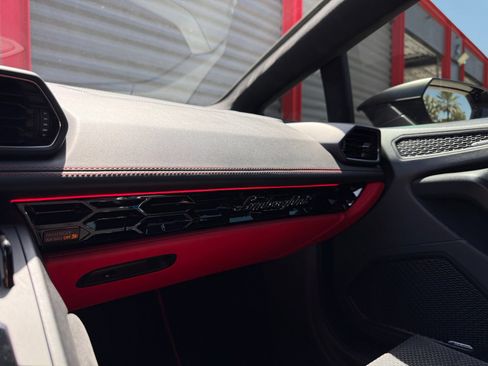 Used 2021 Lamborghini Huracan EVO RWD image 49