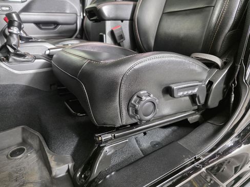 Used 2022 Jeep Wrangler Unlimited Rubicon w/ Trailer Tow Package image 13