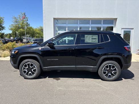 New 2026 Jeep Compass Trailhawk w/ Sun, Sound & Navigation Group AWD/4WD image 2