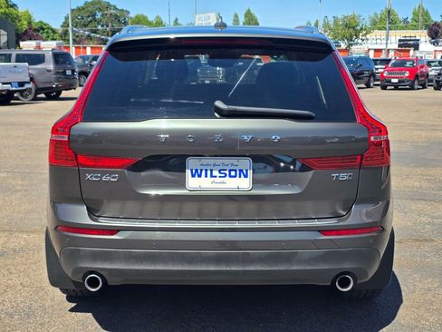 Used 2019 Volvo XC60 T5 Momentum w/ Multimedia Package AWD/4WD image 8