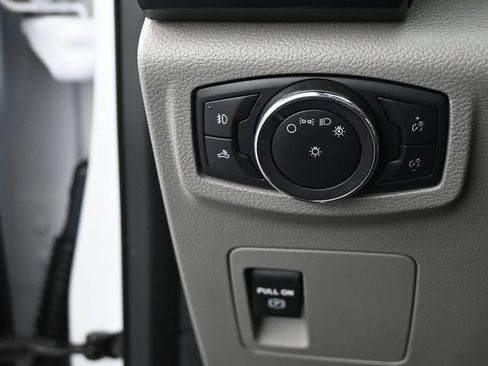 Used 2018 Ford F150 XL w/ Equipment Group 101A Mid image 11