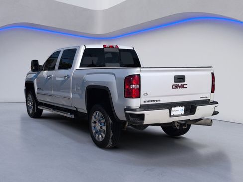 Used 2019 GMC Sierra 2500 Denali w/ Duramax Plus Package image 3