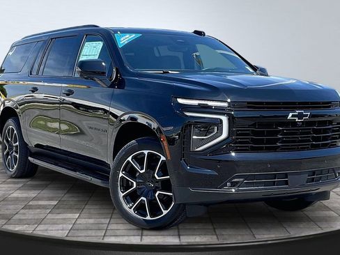New 2026 Chevrolet Suburban RST w/ Advanced Technology Package AWD/4WD image 2