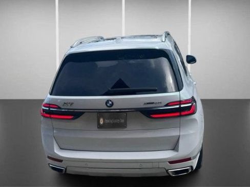 Used 2023 BMW X7 xDrive40i AWD/4WD image 9