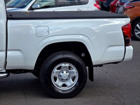Used 2020 Toyota Tacoma SR w/ SR Convenience Package AWD/4WD image 8