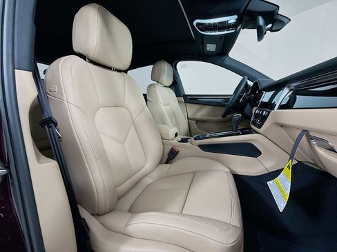 New 2026 Porsche Macan image 30