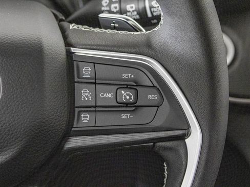 New 2025 Jeep Grand Cherokee L Altitude image 29