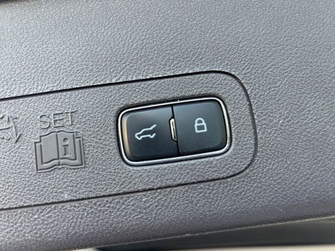 Used 2023 Lincoln Aviator AWD w/ Premium Package image 18