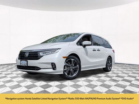 Used 2023 Honda Odyssey Elite image 2