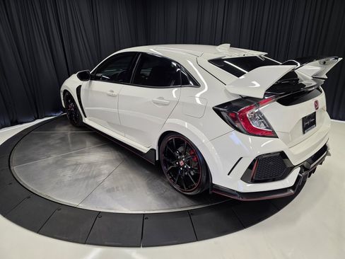 Used 2017 Honda Civic Type R image 10