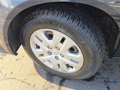 Used 2014 Dodge Grand Caravan American Value Package image 3