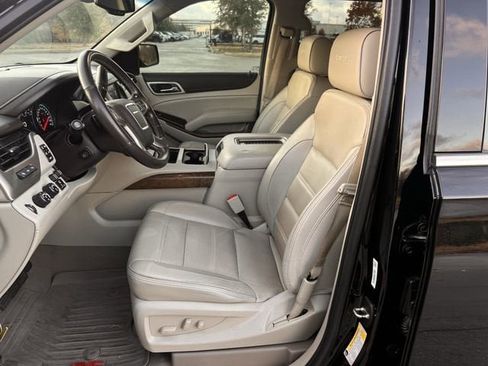 Used 2019 GMC Yukon Denali w/ Denali Ultimate Package image 22