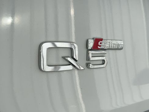 Used 2024 Audi Q5 e Premium Plus image 35