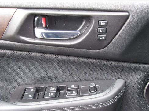 Used 2017 Subaru Outback 2.5i Limited image 36