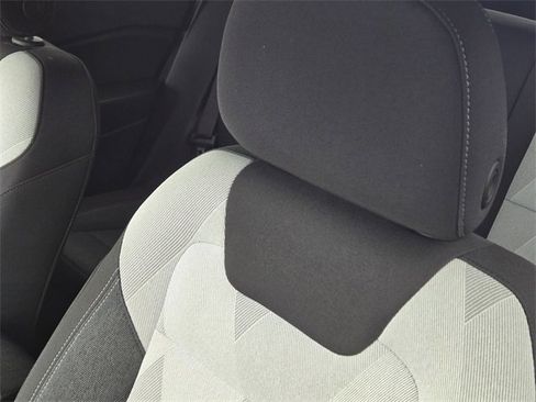 Certified 2024 Chevrolet Trax RS w/ Sunroof Package image 15