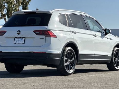Used 2024 Volkswagen Tiguan SE AWD/4WD image 4