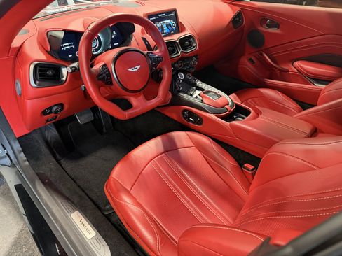 Used 2019 Aston Martin V8 Vantage Coupe RWD image 6