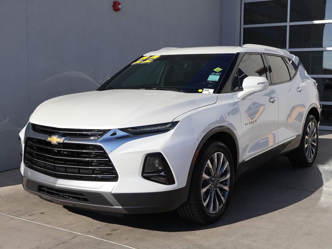 Used 2022 Chevrolet Blazer Premier w/ Driver Confidence II Package FWD image 1