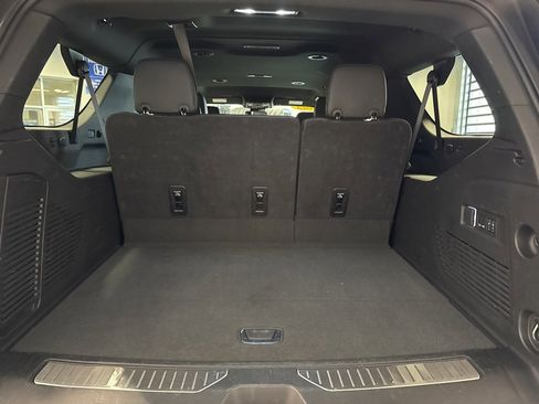 Used 2025 GMC Yukon XL Denali image 28