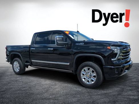 Used 2024 Chevrolet Silverado 2500 High Country w/ High Country Premium Package AWD/4WD image 1