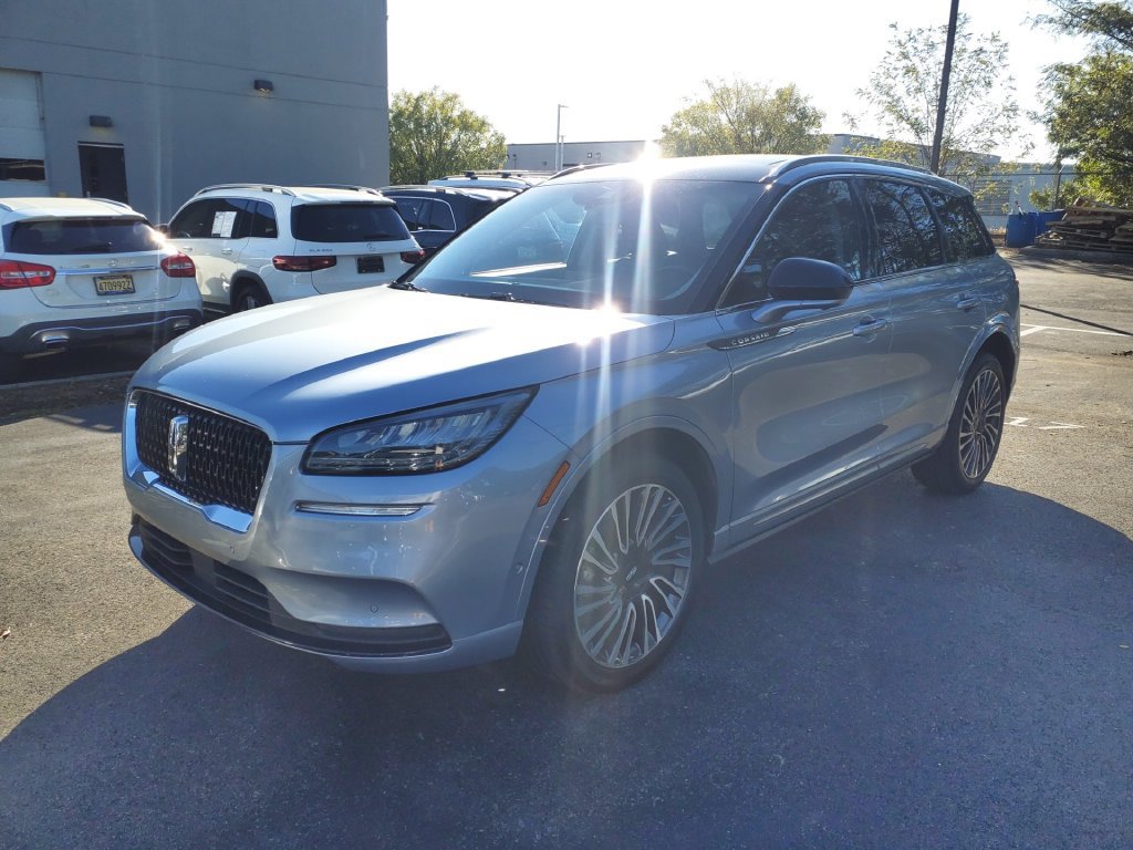 Used 2022 Lincoln Corsair AWD w/ Premium Package image 3
