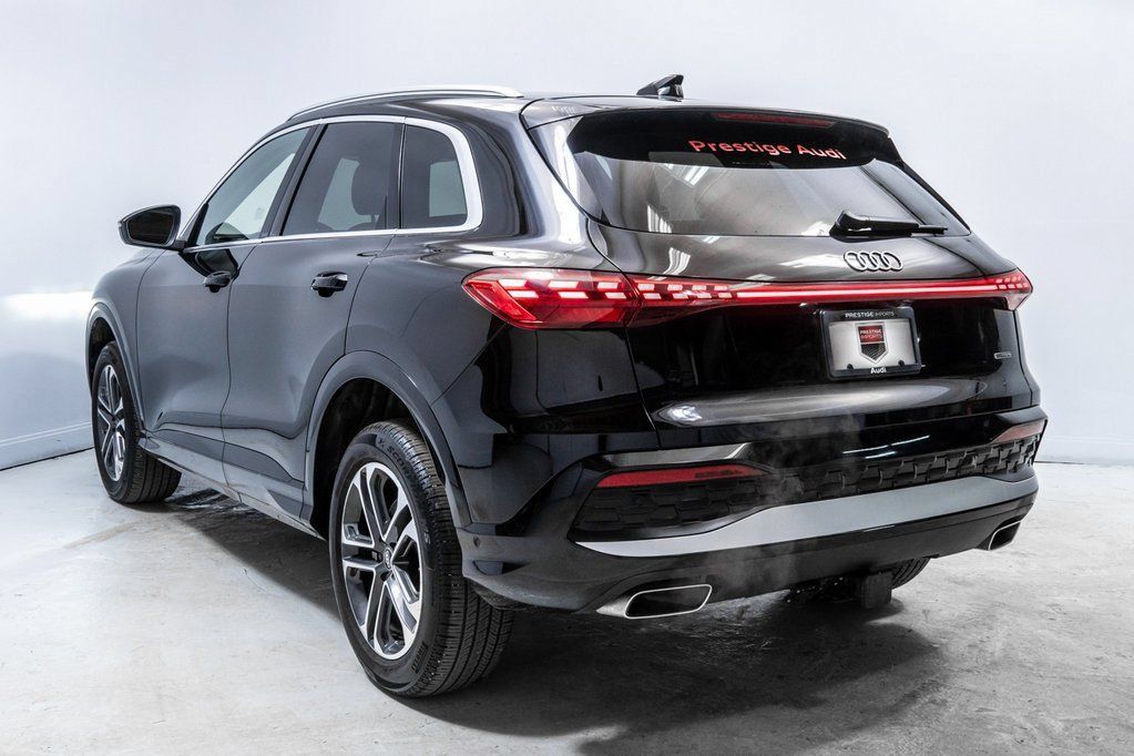 Used 2025 Audi Q5 Premium w/ Convenience Package AWD/4WD image 4
