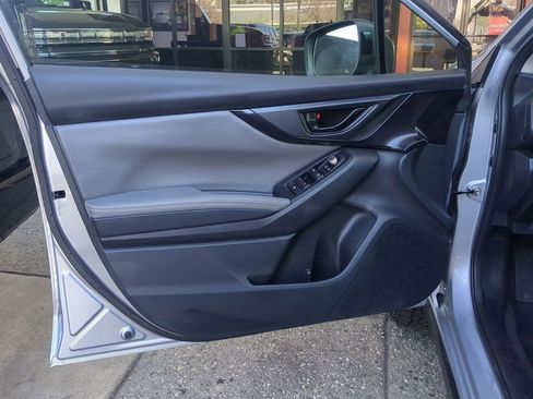 Used 2022 Subaru Crosstrek 2.5i Sport w/ Moonroof Package image 24