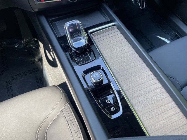 Certified 2026 Volvo XC60 B5 Plus w/ Climate Package AWD/4WD image 23