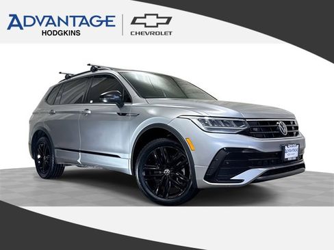 Used 2022 Volkswagen Tiguan SE R-Line image 1