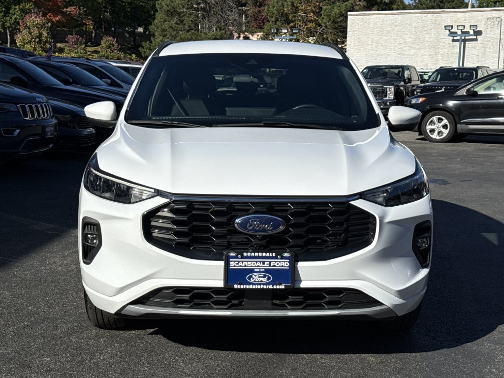 Used 2023 Ford Escape ST-Line Select w/ Tech Pack #2 AWD/4WD image 2
