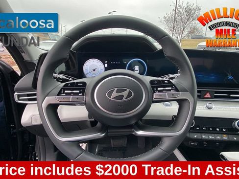 Used 2026 Hyundai Elantra Limited image 16