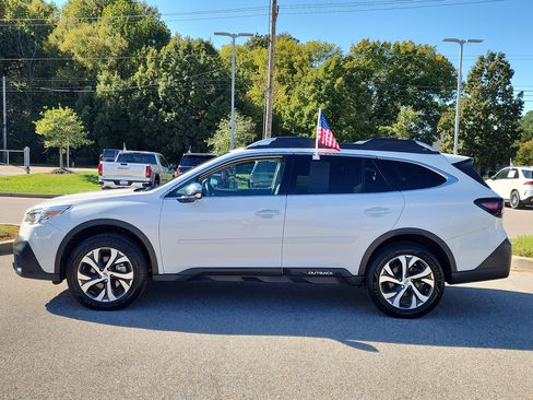 Used 2022 Subaru Outback Touring image 6