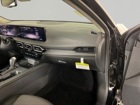 Used 2026 Nissan Sentra SV w/ SV Convenience Package FWD image 26