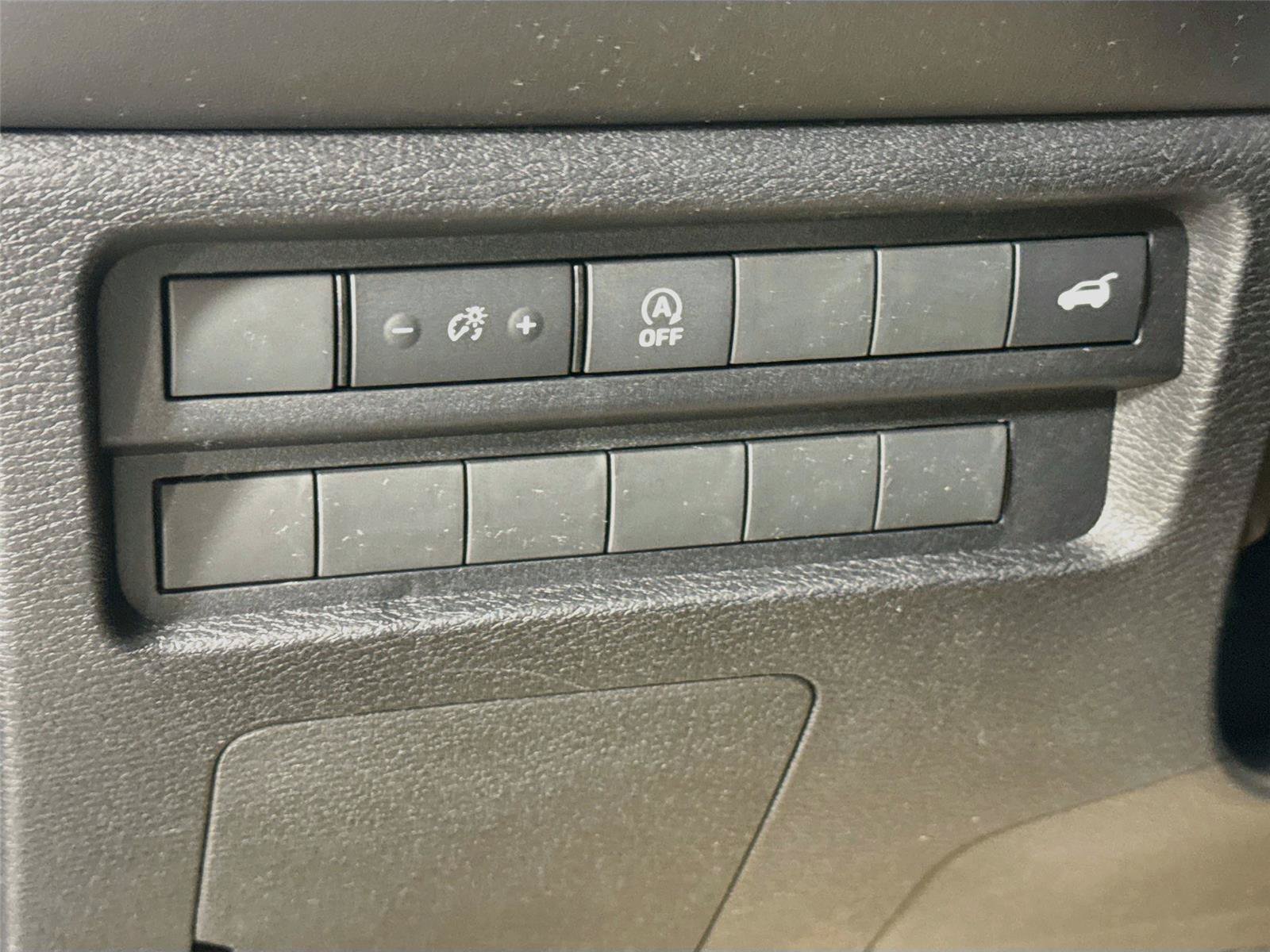New 2026 Mitsubishi Outlander SE FWD image 7