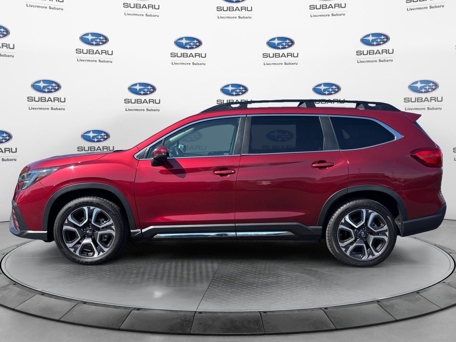 Used 2023 Subaru Ascent Limited AWD/4WD image 3