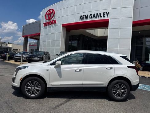 Used 2022 Cadillac XT5 Premium Luxury AWD/4WD image 2
