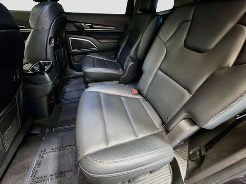 Used 2025 Kia Telluride S FWD image 12