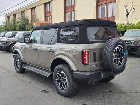New 2026 Ford Bronco Outer Banks AWD/4WD image 3