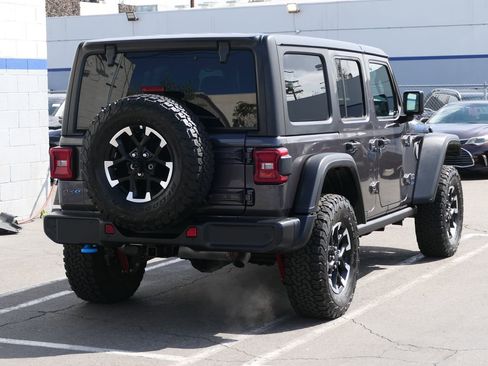 Used 2025 Jeep Wrangler Unlimited Rubicon 4xe w/ Safety Group AWD/4WD image 4