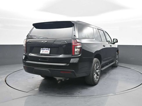Used 2024 Chevrolet Suburban Z71 w/ Luxury Package image 11
