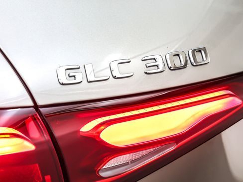 Certified 2023 Mercedes-Benz GLC 300 image 11