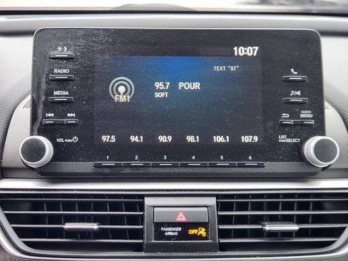 Used 2019 Honda Accord LX image 11