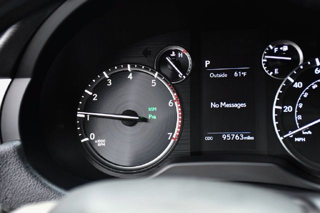 Used 2021 Lexus GX 460 Premium w/ Accessory Package AWD/4WD image 22