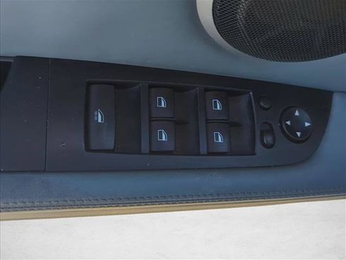 Used 2012 BMW M3 Convertible RWD image 8