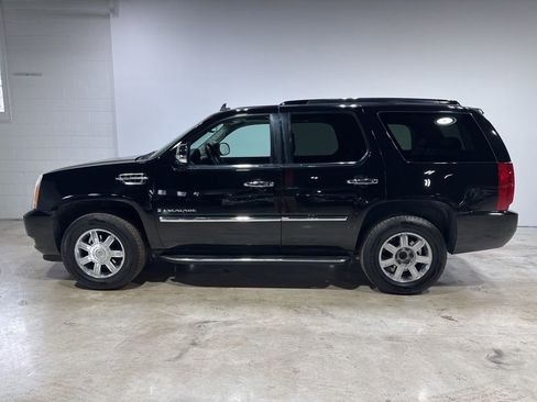 Used 2007 Cadillac Escalade AWD w/ Information Package image 4