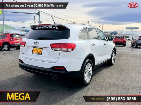 Used 2016 Kia Sorento LX image 12