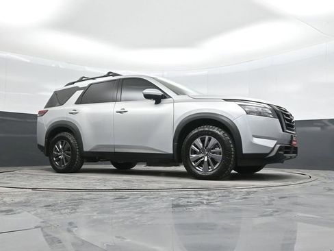 Used 2024 Nissan Pathfinder SV w/ Black Appearance Package image 48