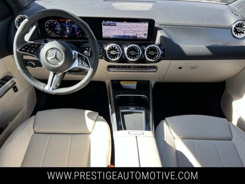 Used 2025 Mercedes-Benz GLA 250 4MATIC image 13