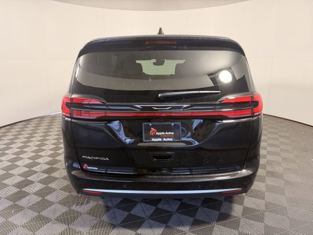 New 2027 Chrysler Pacifica Select w/ Family Tech Group FWD image 7