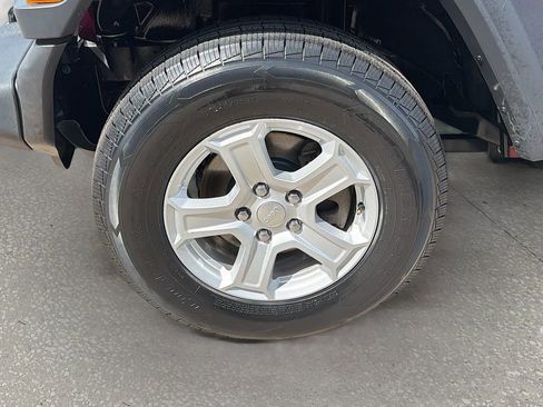 Used 2022 Jeep Wrangler Unlimited Sport image 37